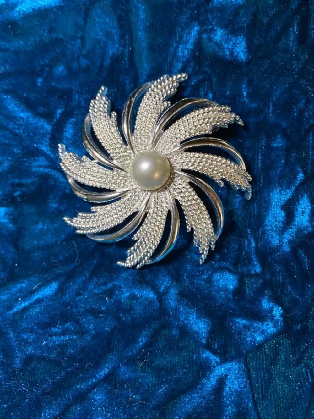 Vintage Sara Cov Silvery Starburst Pinwheel textured with Faux Pearl Brooch